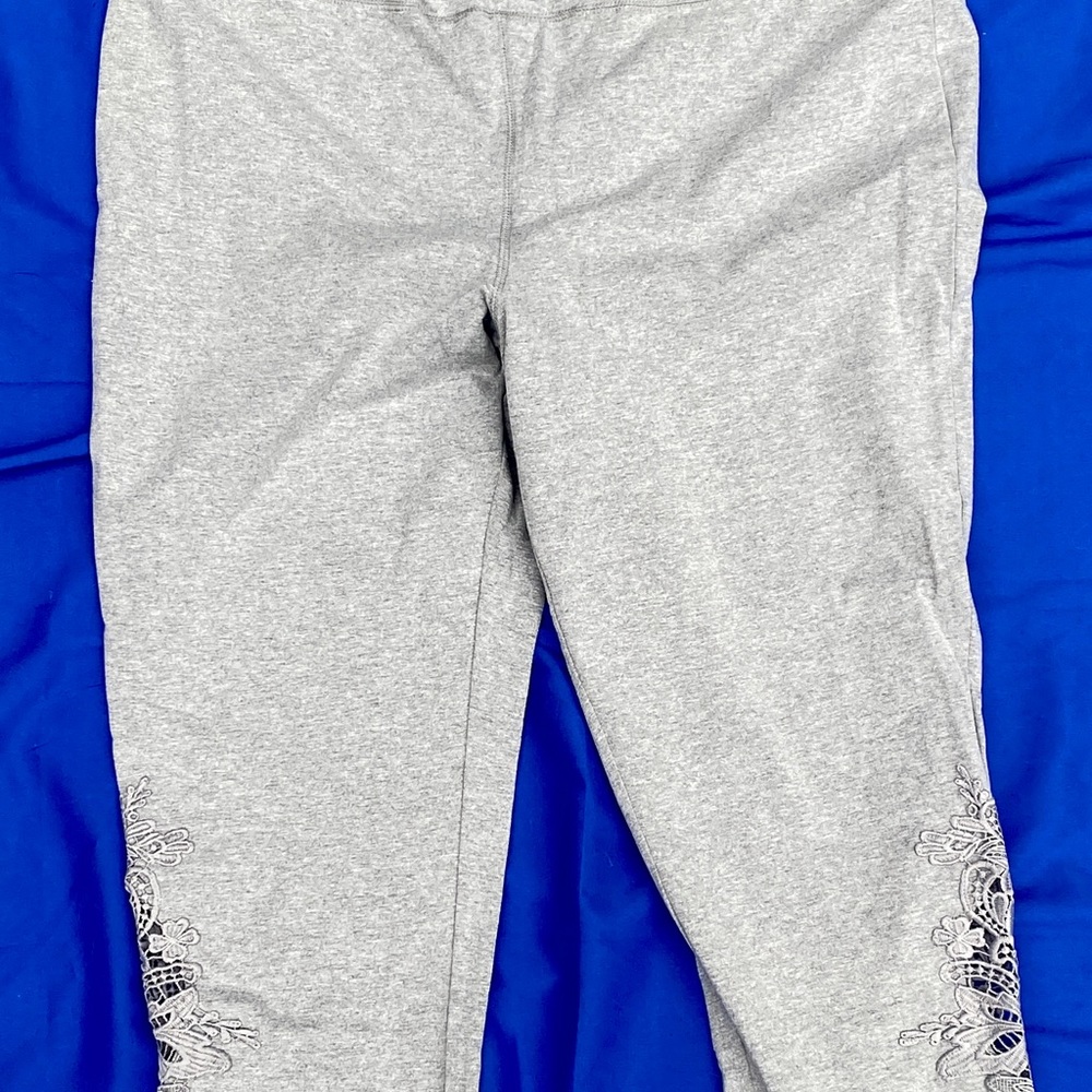 Cato Heather Gray Capri Leggings